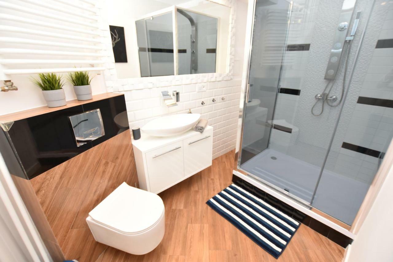 Apartament Rosso Apartment ทอรูน ภายนอก รูปภาพ